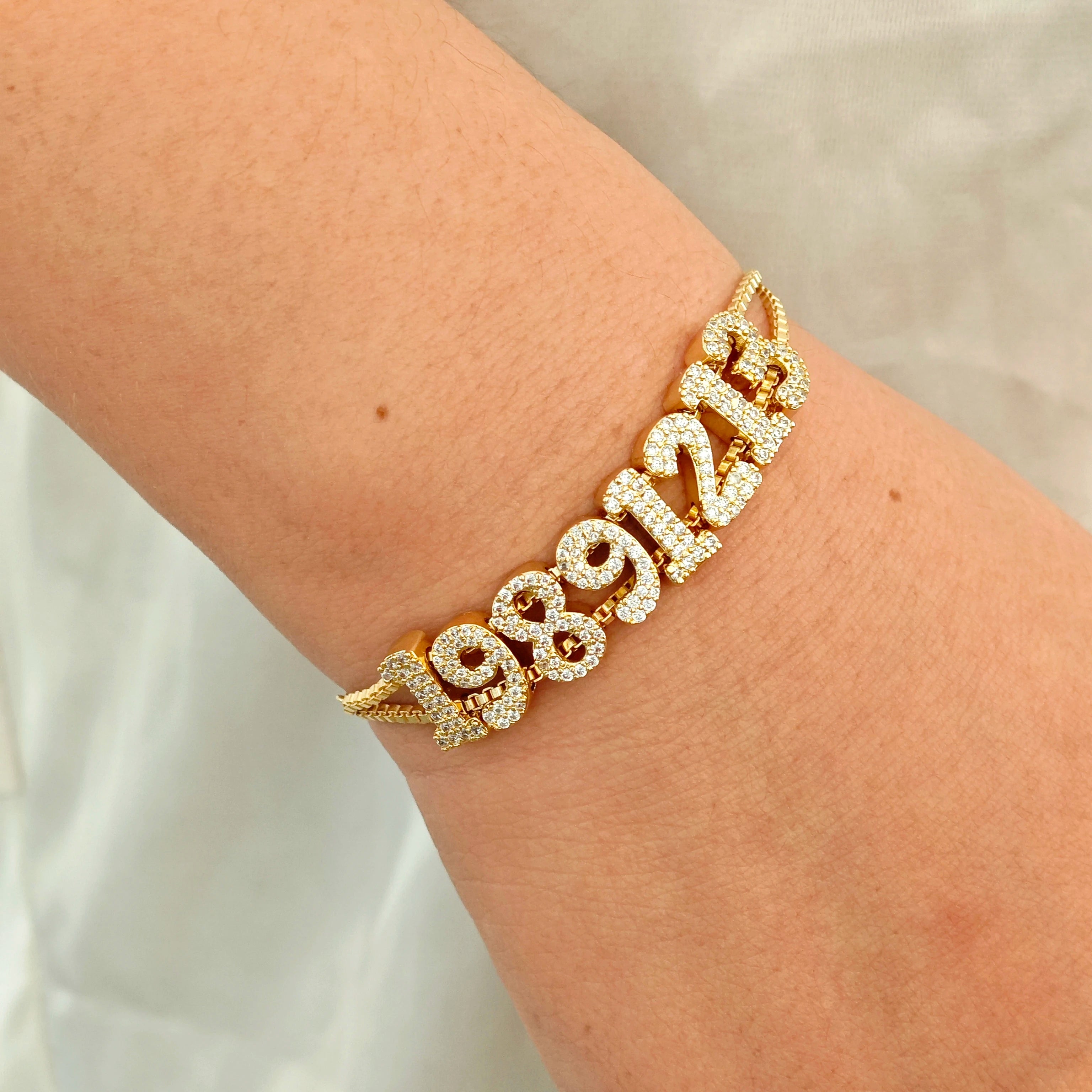 Personalize Anniversary Date Bracelet