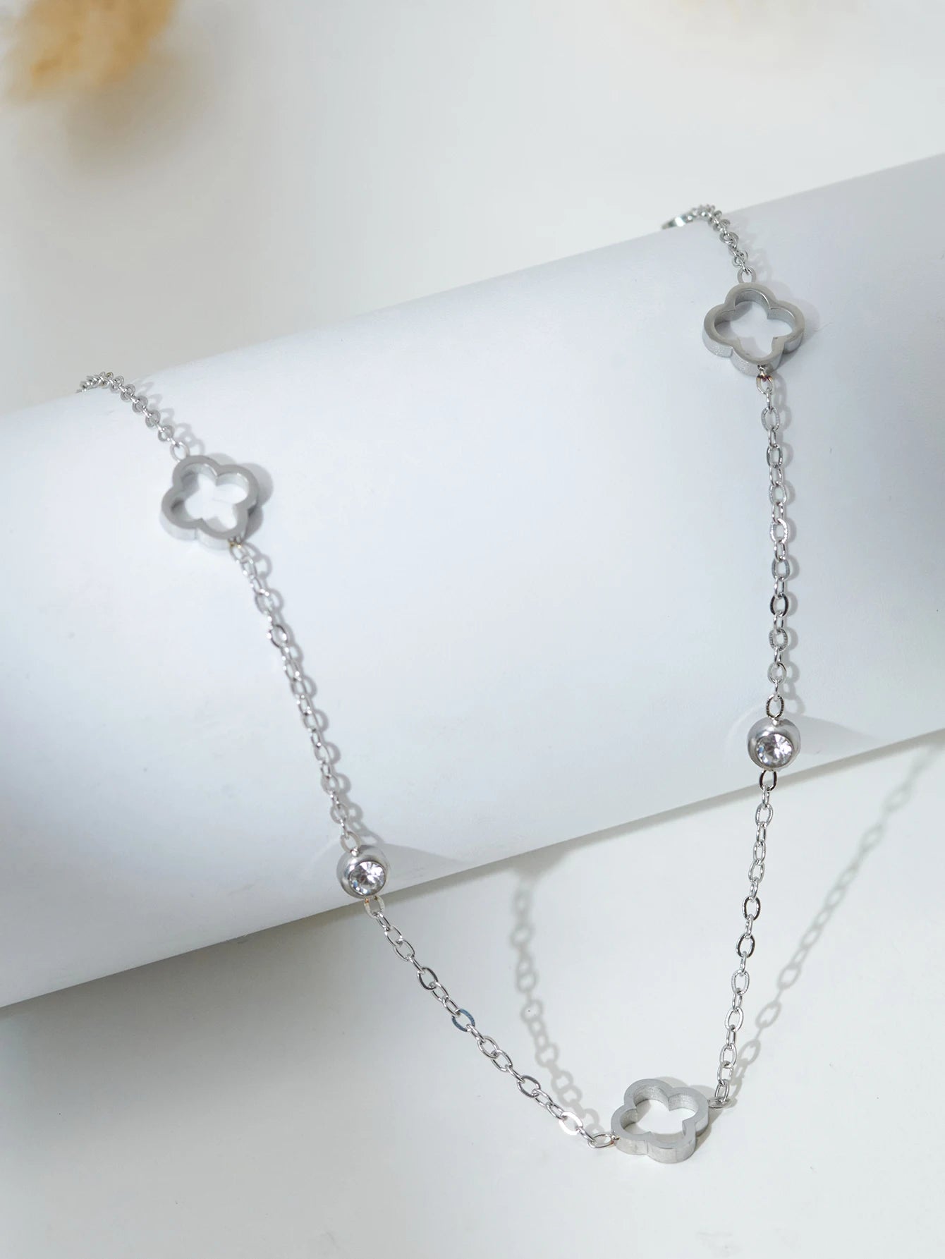 1Pcs Simple Stainless Steel Golden Steel Necklace Women Clover Three Flowers Three Diamonds Necklace Suitable for female friends