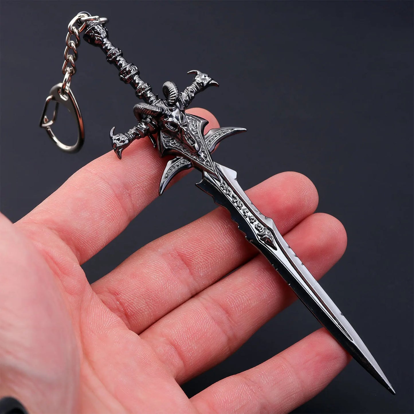 14cm World of Warcraft Frostmourne Weapon Keychains Alloy Swords Game Peripheral Model Metal Action Figures Gift Toys Game Boys