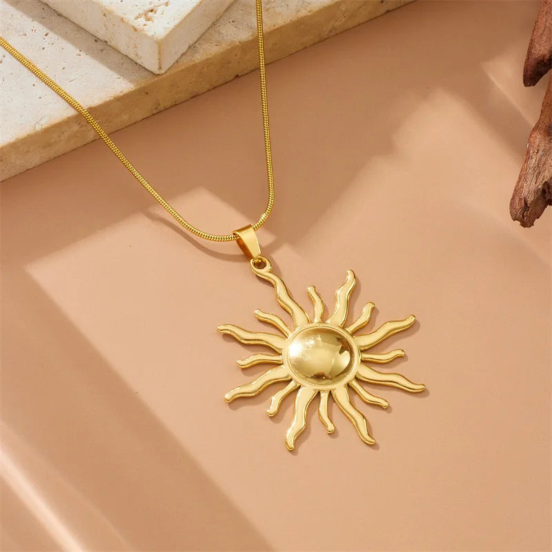 316L Stainless Steel Golden Fashion Sun Pendant Necklace For Women Girl 2024 New Concise Solar Neck Chain Jewelry Gift