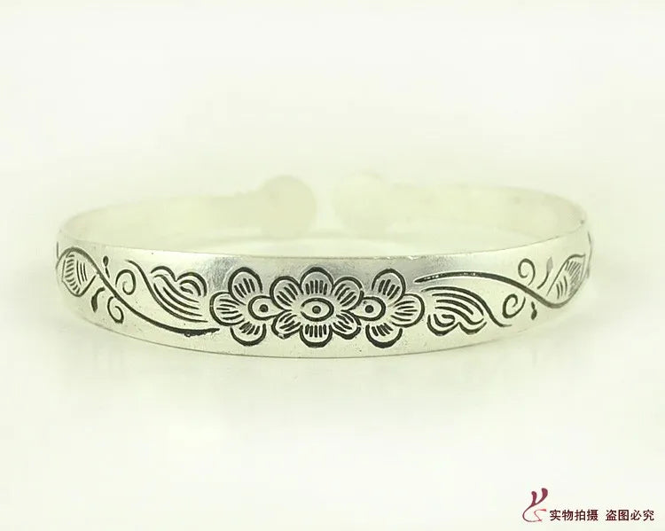 New Retro Cuff Bracelets Tibetan Silver Metal Carving Fish Elephant Flower Bangles Vintage Gypsy Jewelry Female Gifts
