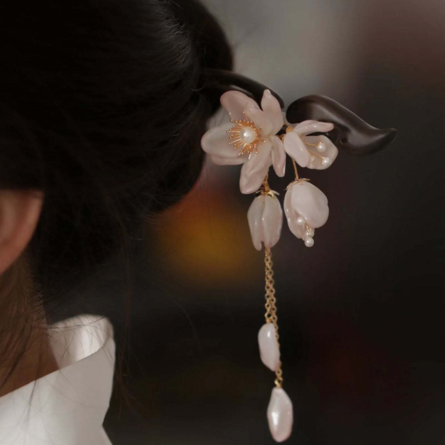 Ancient Style Magnolia Hairpin Artificial Transparent Glass Flower Tassel Hair Stick Wooden Simple Updo Hairpin New Year Gifts