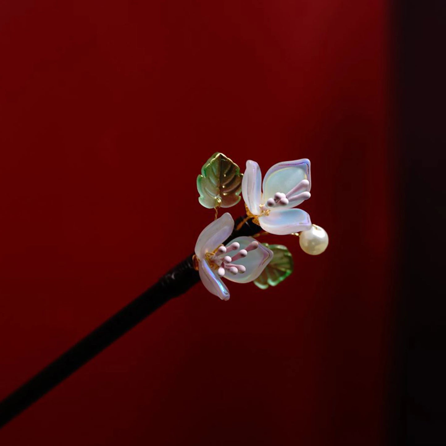 Ancient Style Magnolia Hairpin Artificial Transparent Glass Flower Tassel Hair Stick Wooden Simple Updo Hairpin New Year Gifts