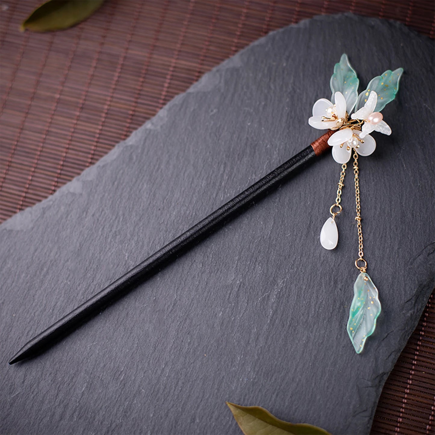 Ancient Style Magnolia Hairpin Artificial Transparent Glass Flower Tassel Hair Stick Wooden Simple Updo Hairpin New Year Gifts