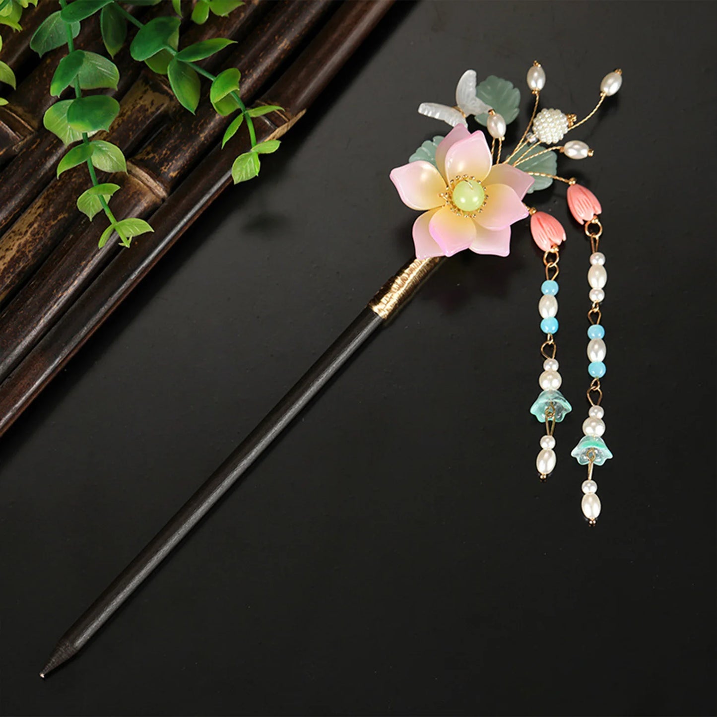 Ancient Style Magnolia Hairpin Artificial Transparent Glass Flower Tassel Hair Stick Wooden Simple Updo Hairpin New Year Gifts