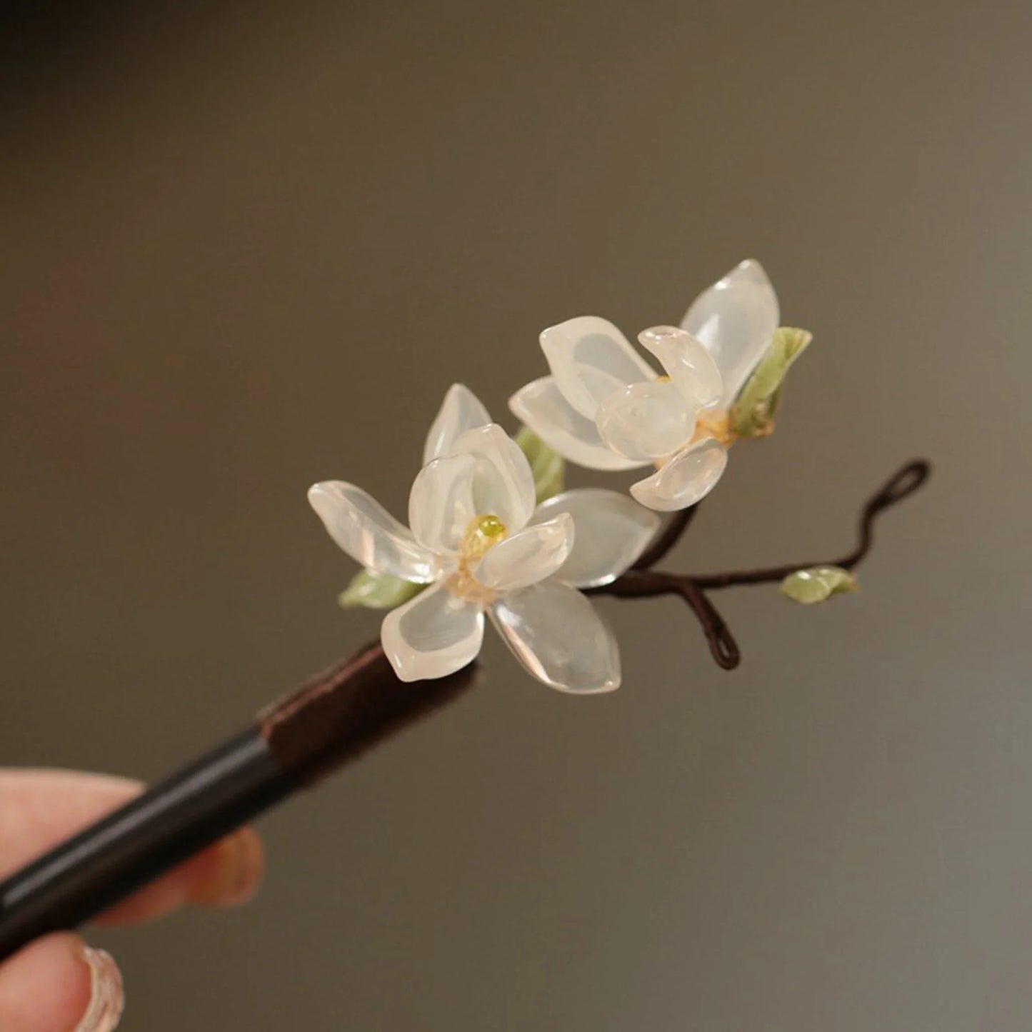 Ancient Style Magnolia Hairpin Artificial Transparent Glass Flower Tassel Hair Stick Wooden Simple Updo Hairpin New Year Gifts