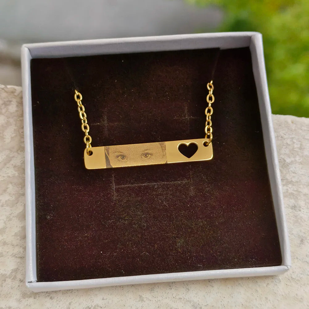 GoldButterfly Personalized Eyes Photo Couple Necklace Customized Pendant Engravable Picture Stainless Steel Gifts for Boy Friend