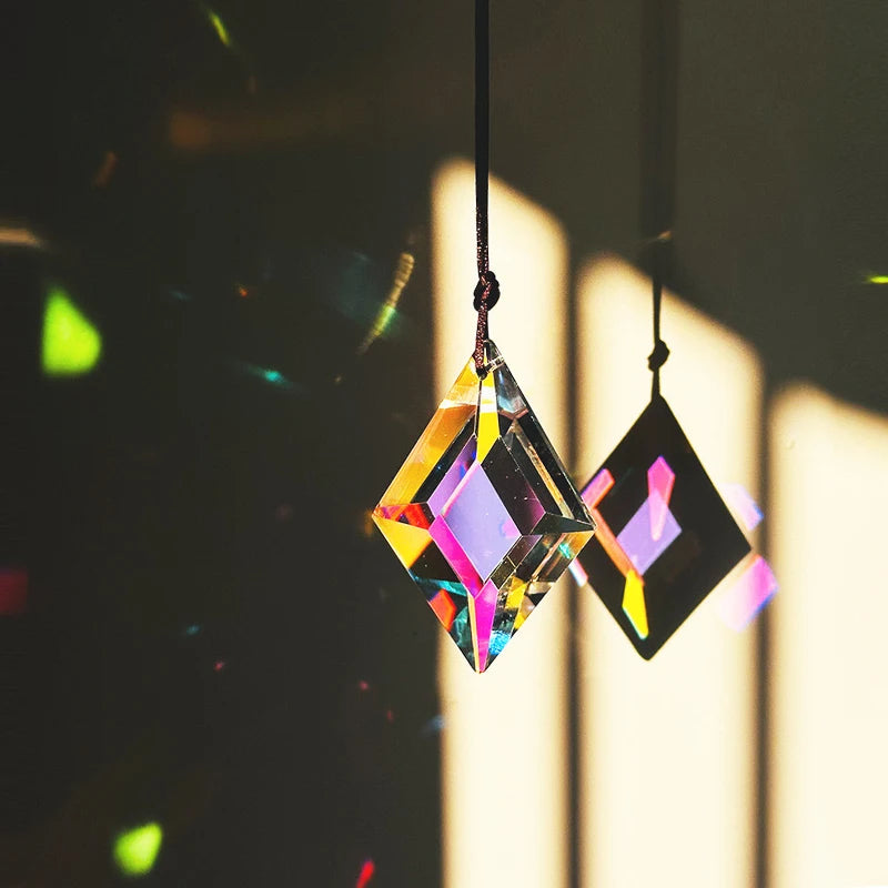 2 pcs Diamond Shaped Crystal Light Catching Prisms, Rainbow Maker for Window, Balcony, Kitchen, Garden Decoration
