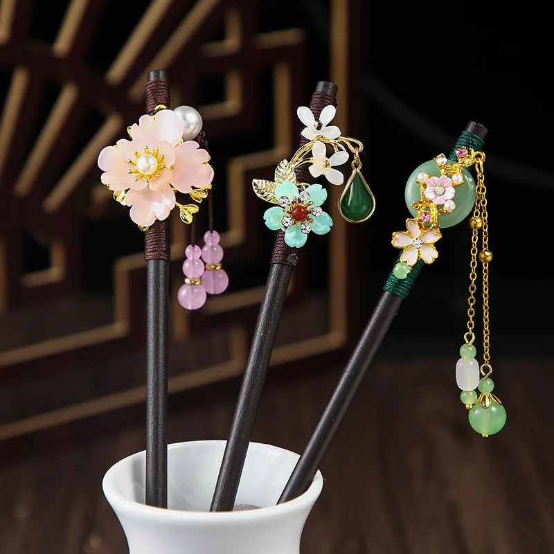 Wooden Hair Stick Chinese Style Winding Flower Hairpin With Tassel Elegant Lady Hair Clip Hair Accessories Vintage Gift