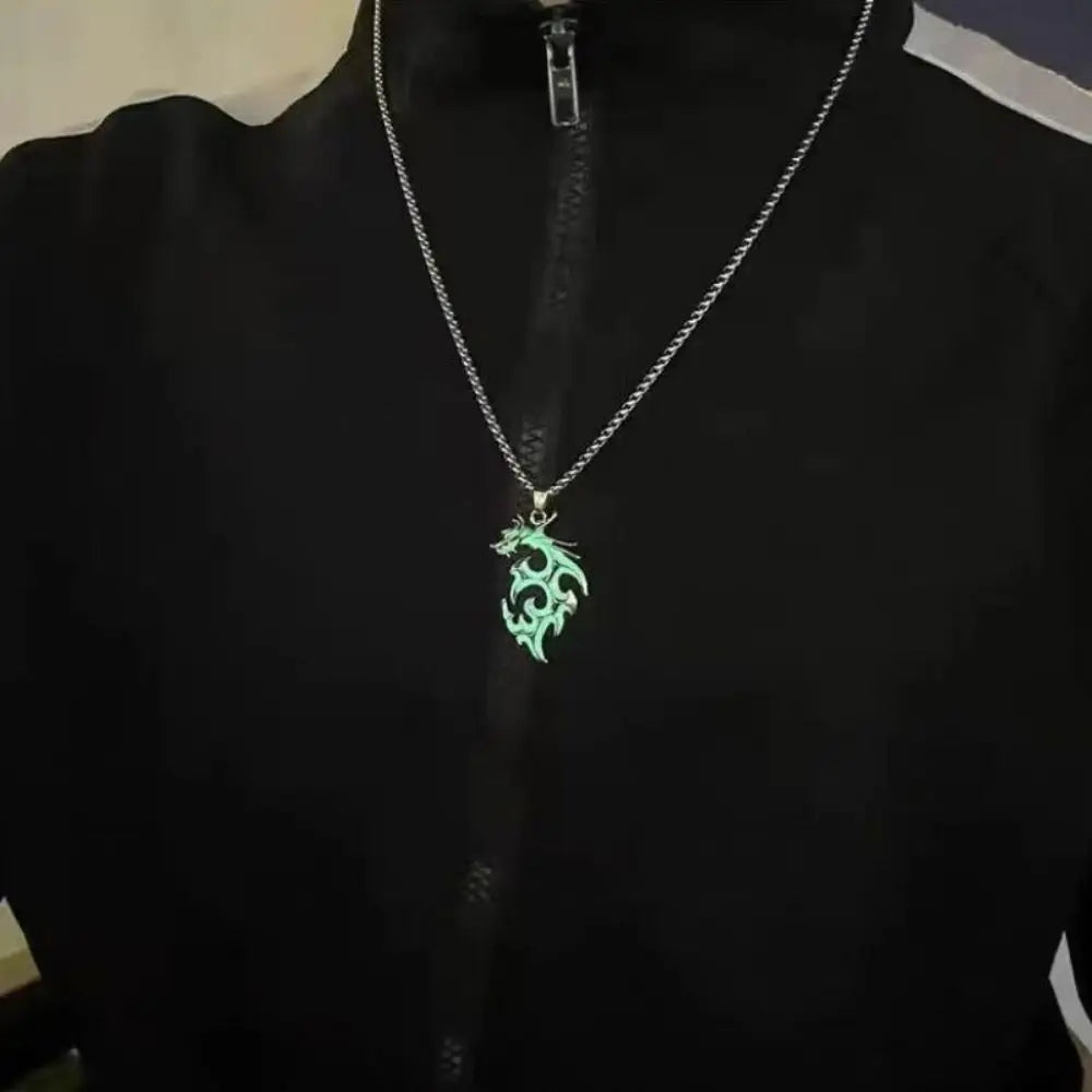 Womens Teen Girls Luminous Moon Necklace Moon Pendants Chain Choker Glow in The Dark Necklace Jewellery Gifts Ожерелье