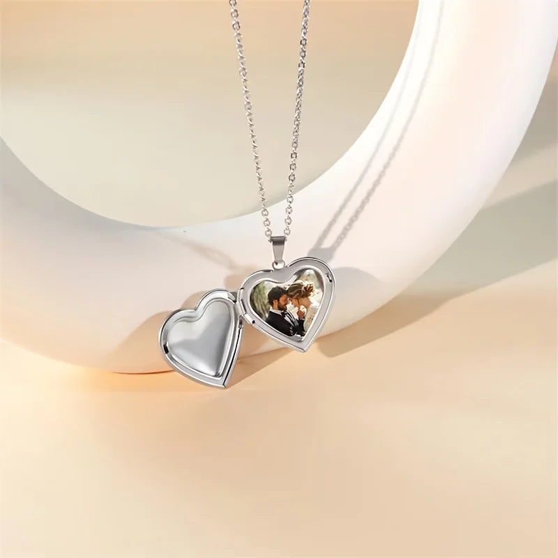 Personalized 1/2 Picture Heart Locket Pendant Necklace Customized Photo DIY Chain Necklace for Custom Men Women Jewelry Gifts