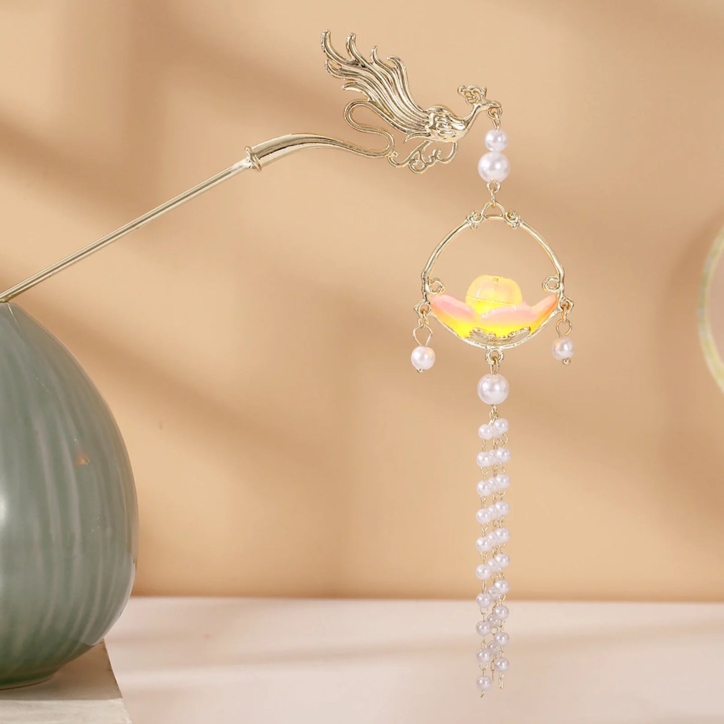Luminous Flower Hairpin For Women Creative Lotus Emit Light Lantern Tassel Hair Stick Vintage Chinese Style Metal Hair Accessory