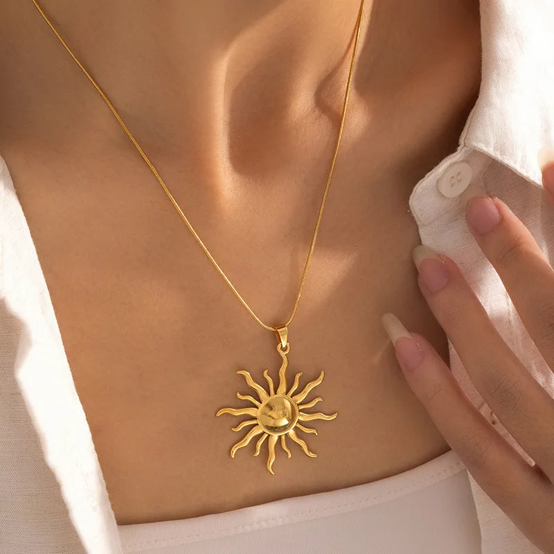 316L Stainless Steel Golden Fashion Sun Pendant Necklace For Women Girl 2024 New Concise Solar Neck Chain Jewelry Gift