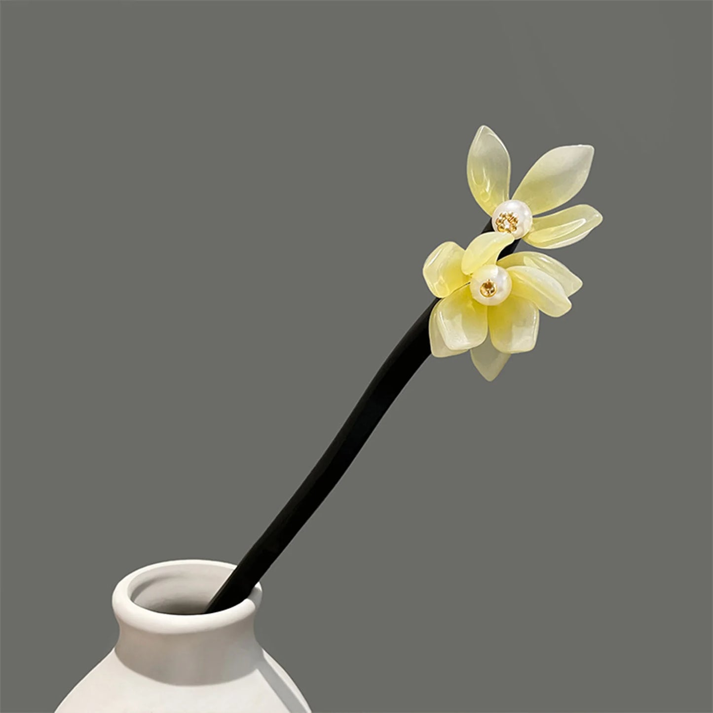 Ancient Style Magnolia Hairpin Artificial Transparent Glass Flower Tassel Hair Stick Wooden Simple Updo Hairpin New Year Gifts