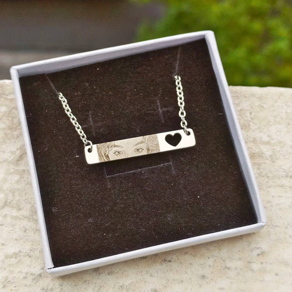 GoldButterfly Personalized Eyes Photo Couple Necklace Customized Pendant Engravable Picture Stainless Steel Gifts for Boy Friend