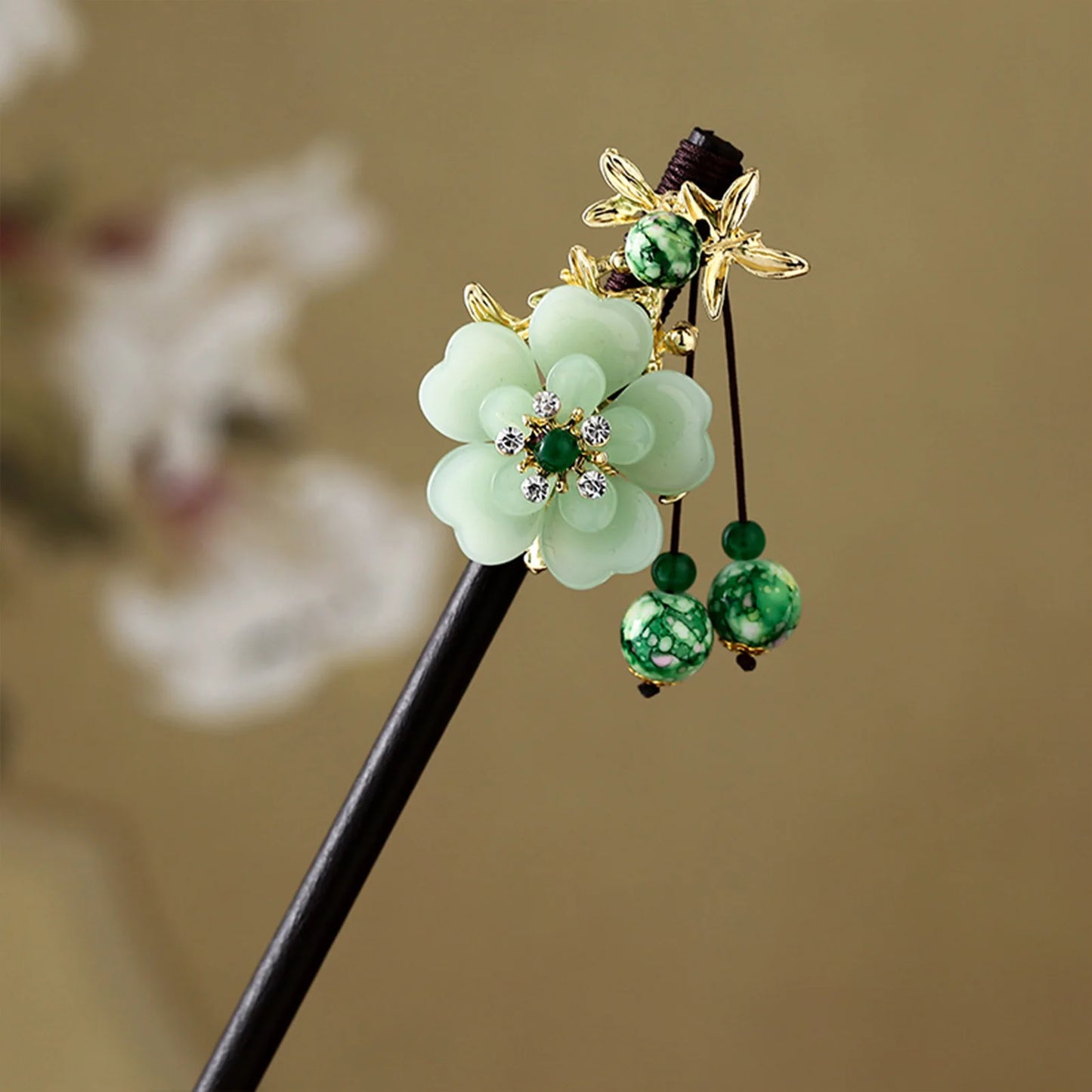 Ancient Style Magnolia Hairpin Artificial Transparent Glass Flower Tassel Hair Stick Wooden Simple Updo Hairpin New Year Gifts
