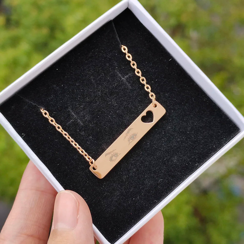 GoldButterfly Personalized Eyes Photo Couple Necklace Customized Pendant Engravable Picture Stainless Steel Gifts for Boy Friend