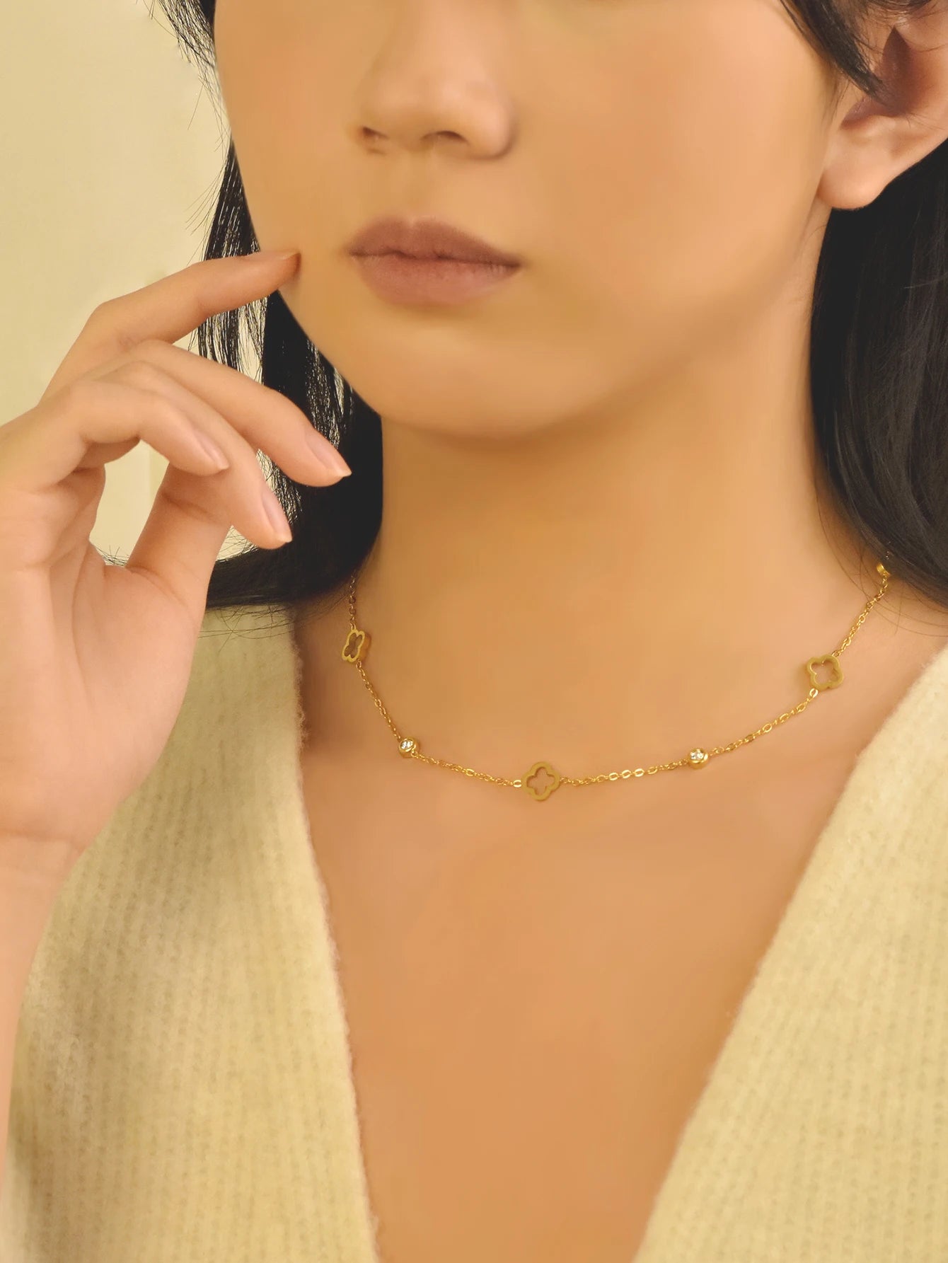 1Pcs Simple Stainless Steel Golden Steel Necklace Women Clover Three Flowers Three Diamonds Necklace Suitable for female friends