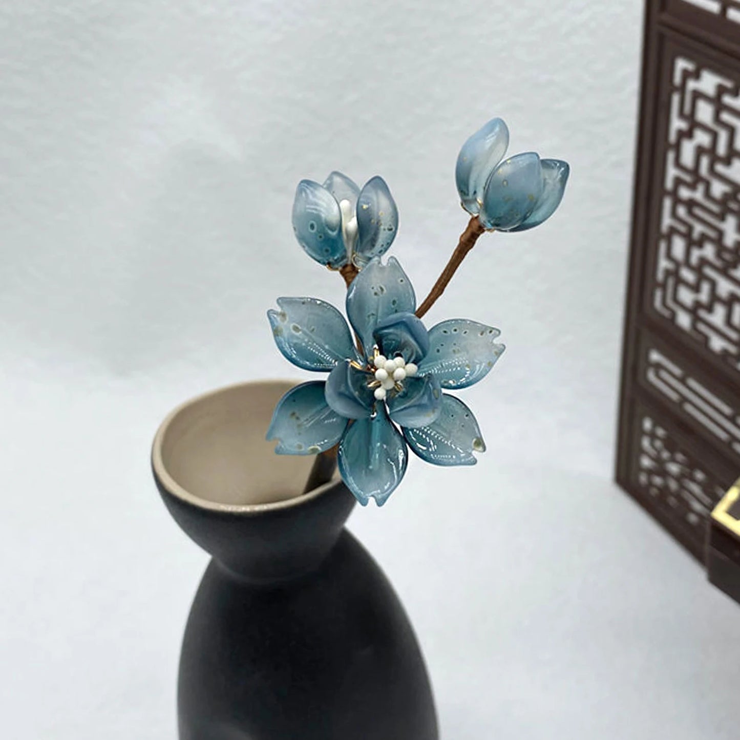 Ancient Style Magnolia Hairpin Artificial Transparent Glass Flower Tassel Hair Stick Wooden Simple Updo Hairpin New Year Gifts