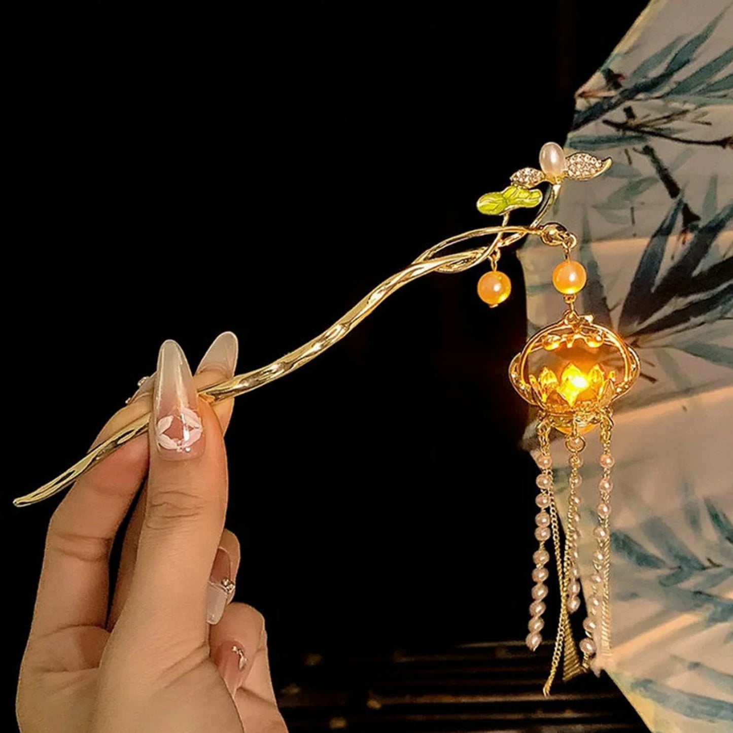 Luminous Flower Hairpin For Women Creative Lotus Emit Light Lantern Tassel Hair Stick Vintage Chinese Style Metal Hair Accessory