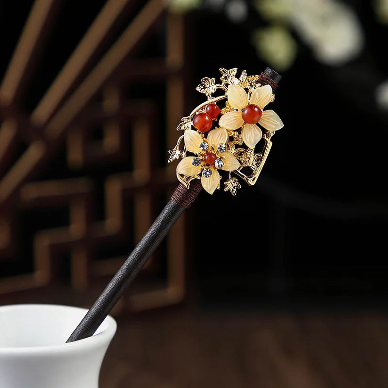 Wooden Hair Stick Chinese Style Winding Flower Hairpin With Tassel Elegant Lady Hair Clip Hair Accessories Vintage Gift